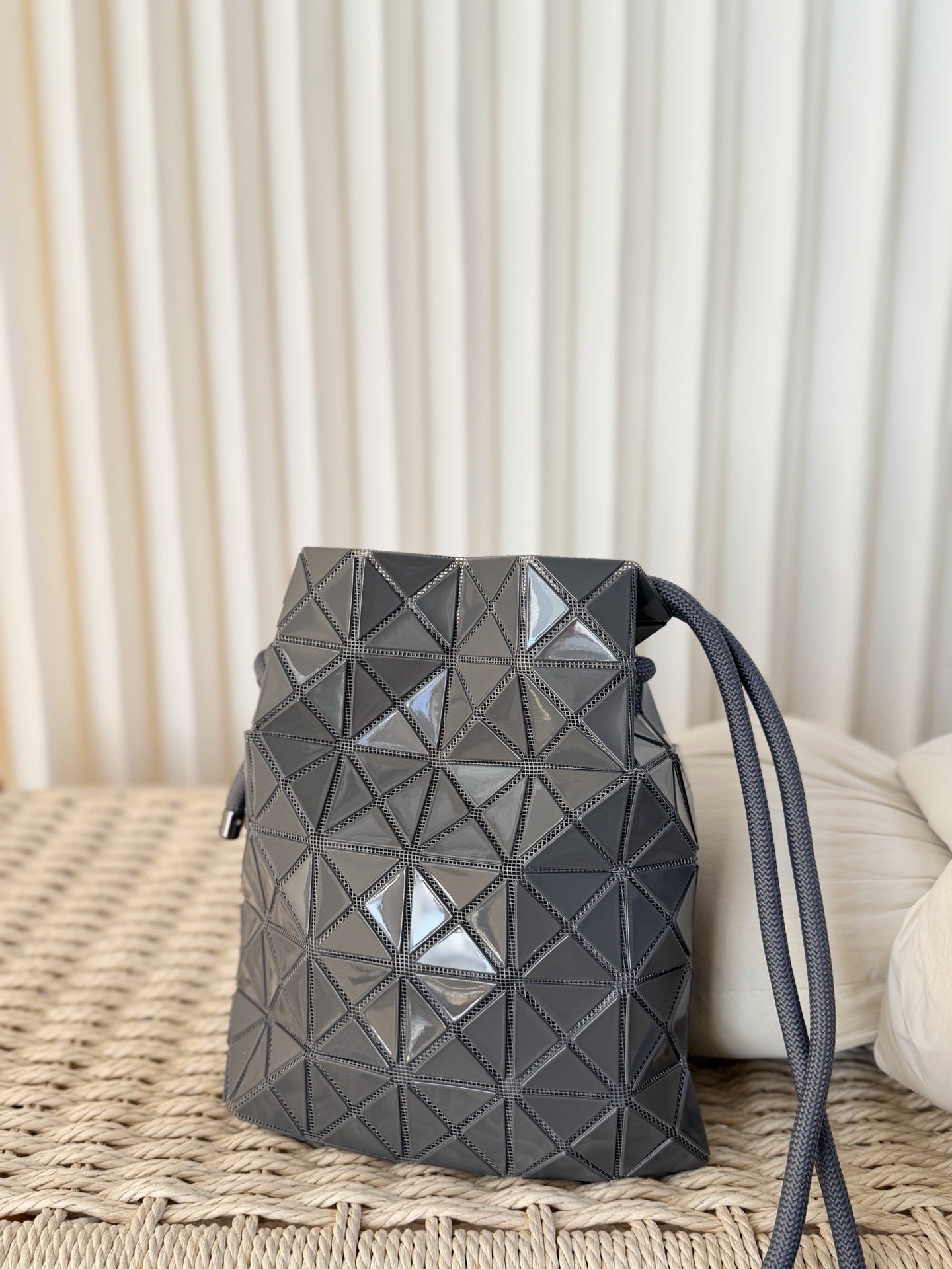 Women's Drawstring Double Stitching Glossy Diamond Plaid Women's Shoulder Bag