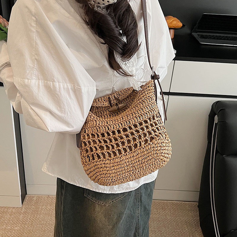 Women's Beach Simple Seaside Oblique Woven Handmade Bucket Bags
