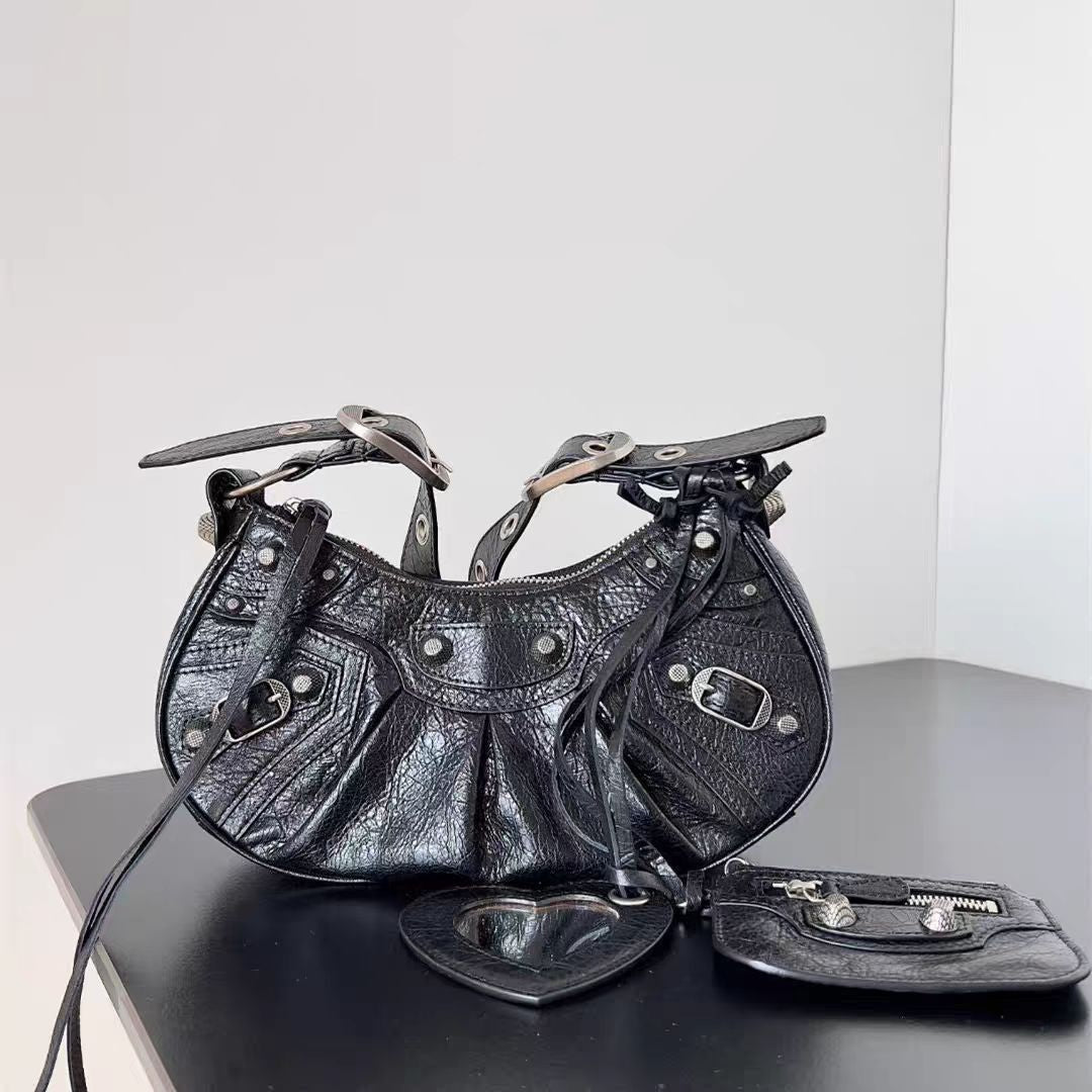 Women's Motorcycle Underarm Rivet Tassel Three-in-one January Tooth Pleated Women's Shoulder Bag