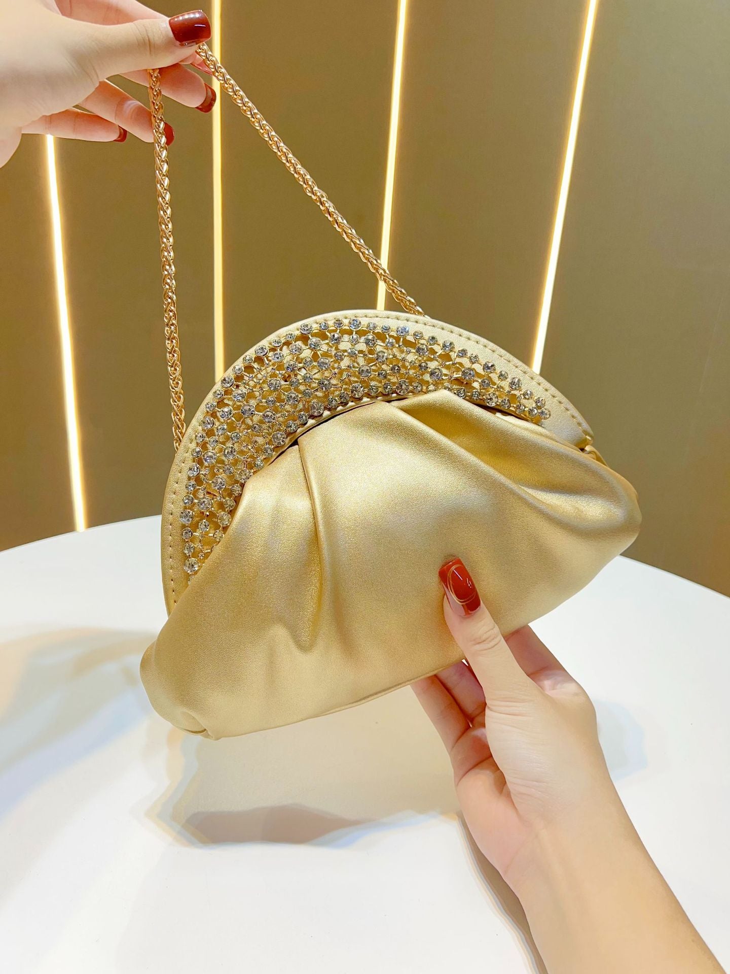 Women's High-grade Light Luxury Clutch Cloud Dress Bags