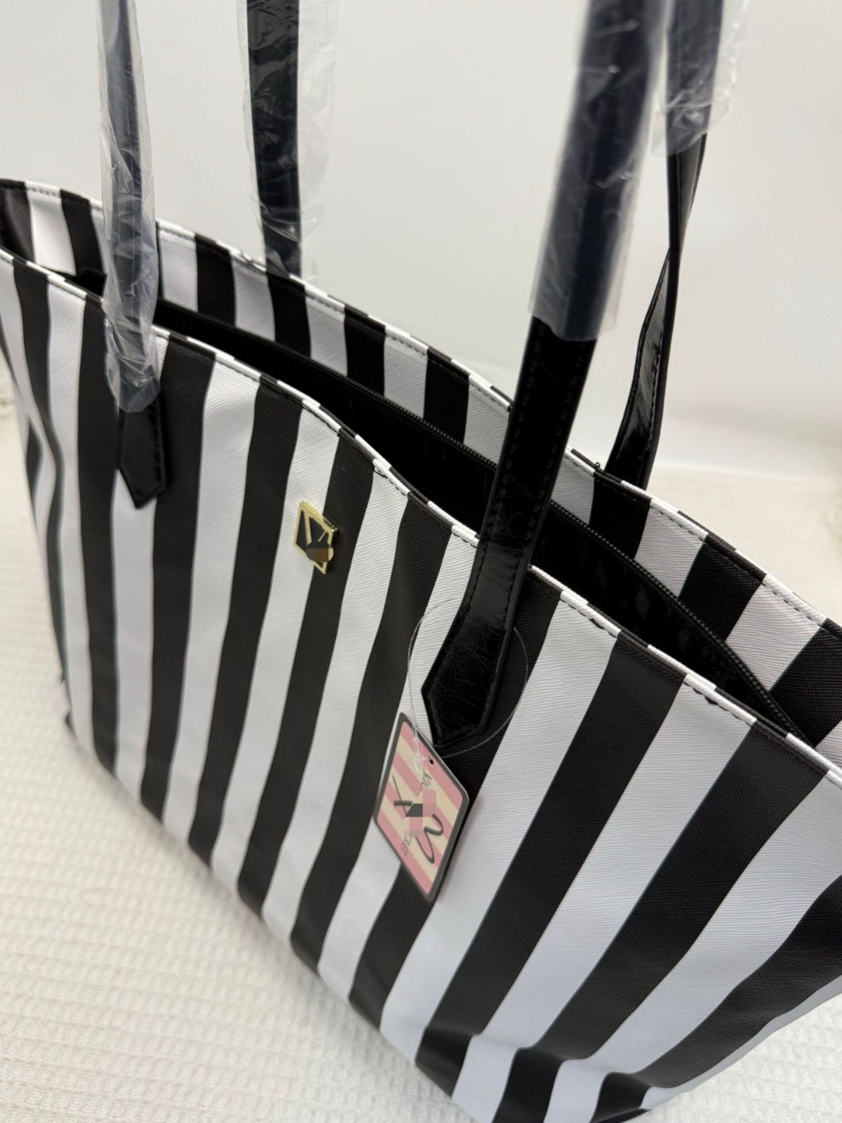 Popular Women's Striped Good-looking Lightweight Out Bags