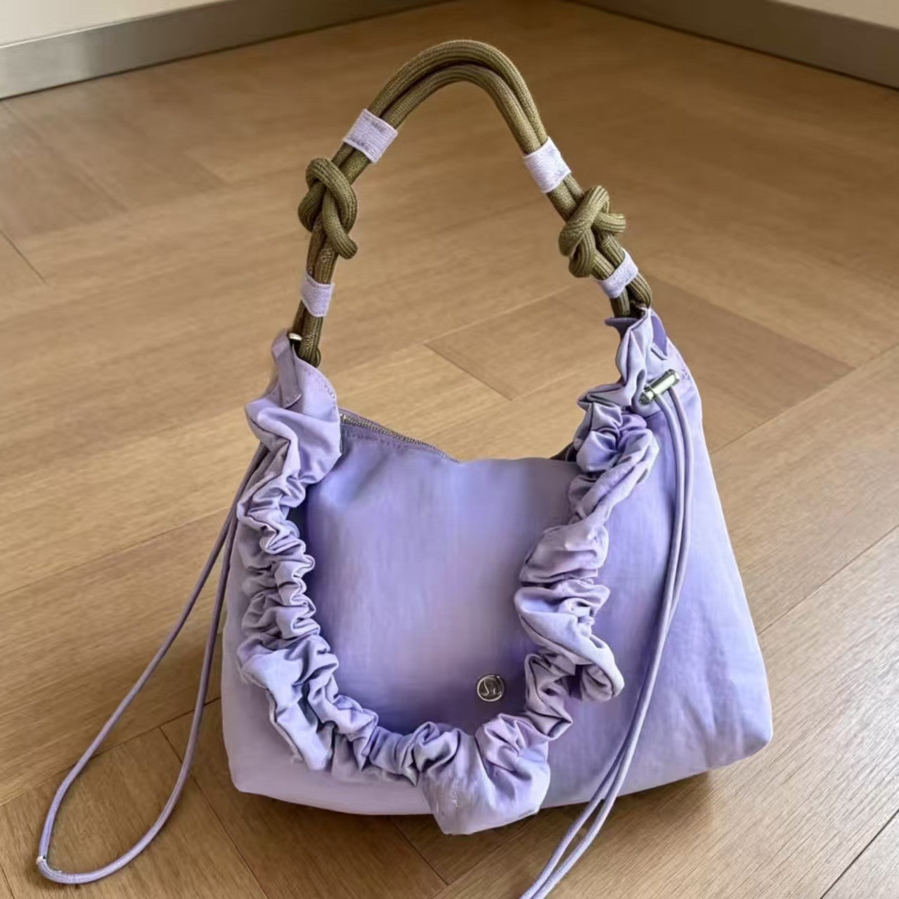 Home Loose Canvas Sense Pleated Drawstring Commuter Artistic Large Women's Shoulder Bag