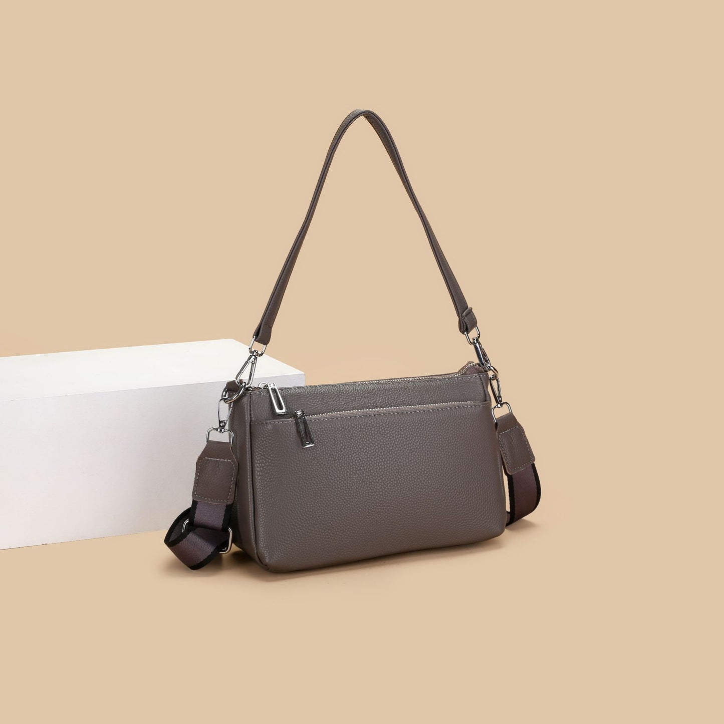 Women's Fashion Commuter First Layer Cowhide Large Capacity Versatile Women's Shoulder Bag