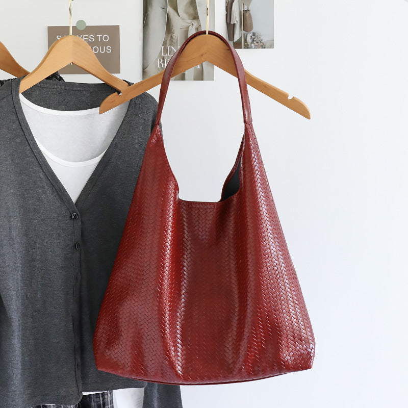 Women's Capacity Woven Texture Soft Leather Underarm Niche Women's Shoulder Bag