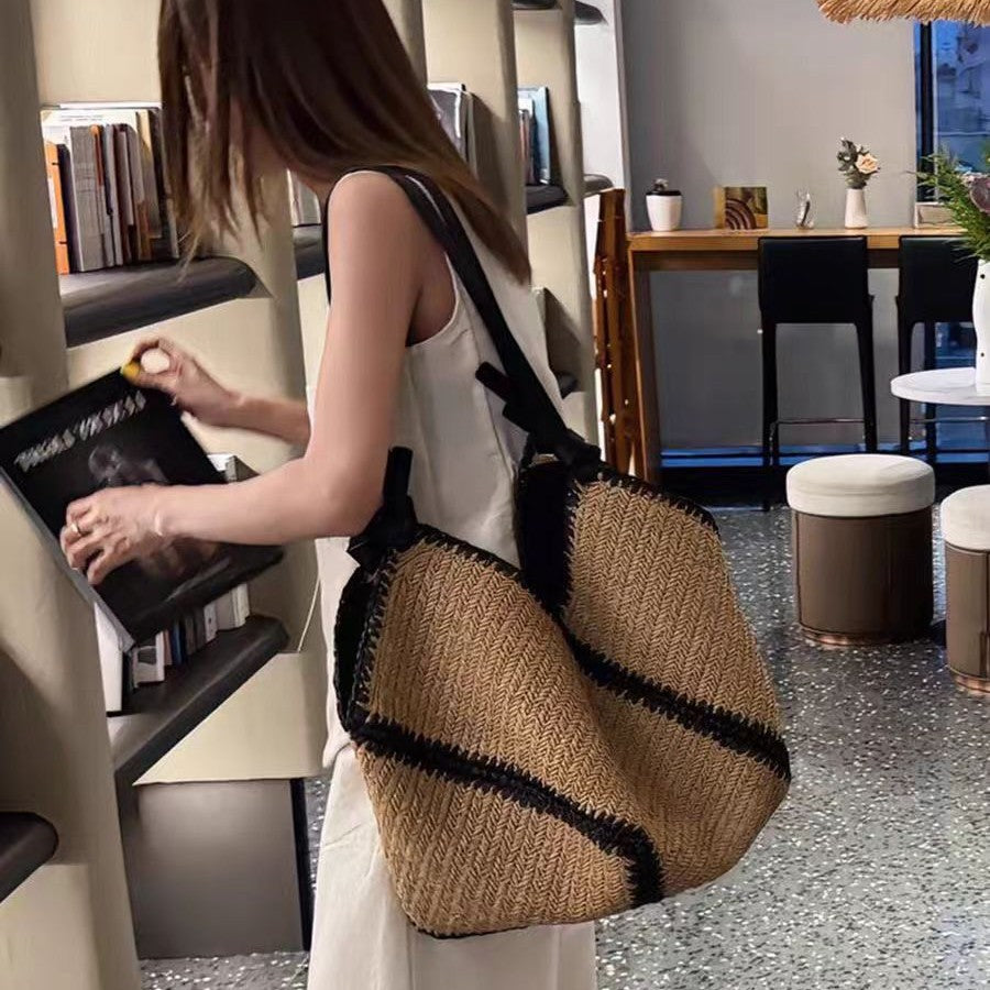Women's Striped Straw Hand-woven Large Capacity Vacation Tote Bag
