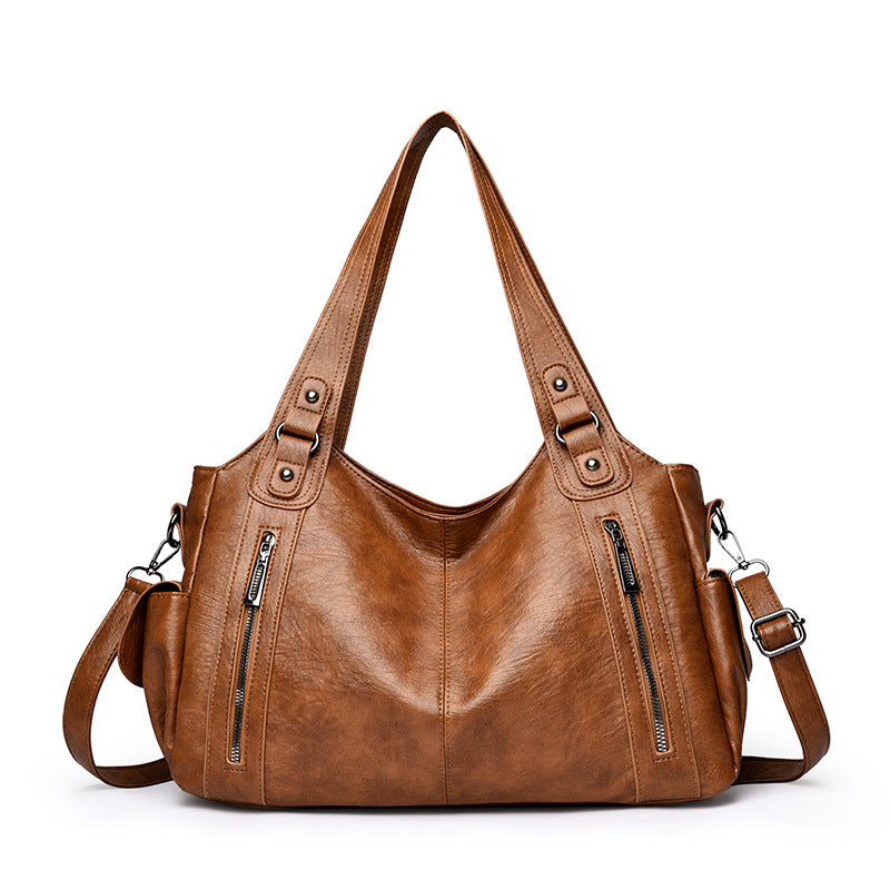 Women's Retro Fashion Rivet High-grade Large Capacity Portable Underarm Tote Bags