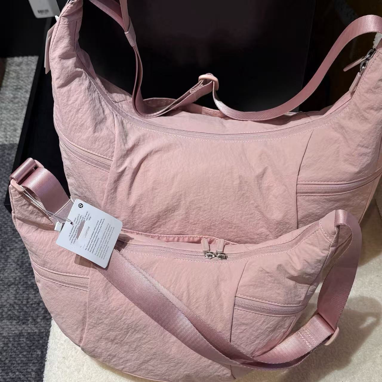 Women's Dew Croissant Sport Fitness Water Repellent Women's Messenger Bag