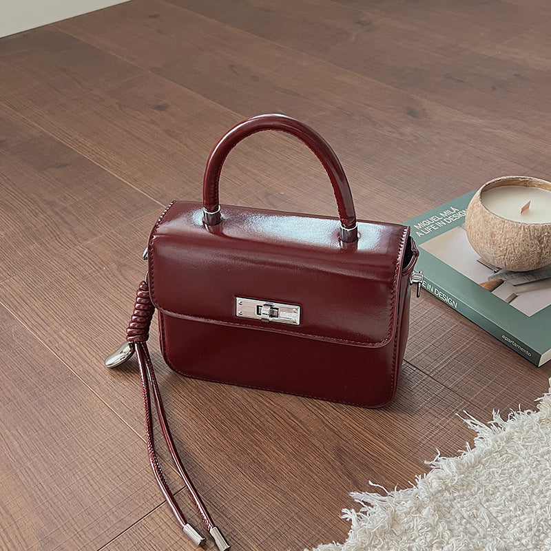 Portable Female Simple Western Style Commuter Shoulder Bags