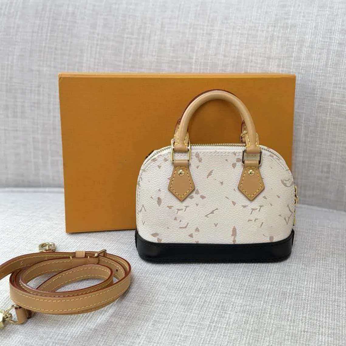 Classic Cool Women's Embossed Shell Fashion Women's Shoulder Bag