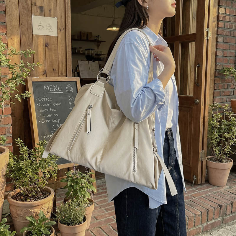 Women's Lightweight Large Capacity Commuter Fashion Simple Women's Messenger Bag