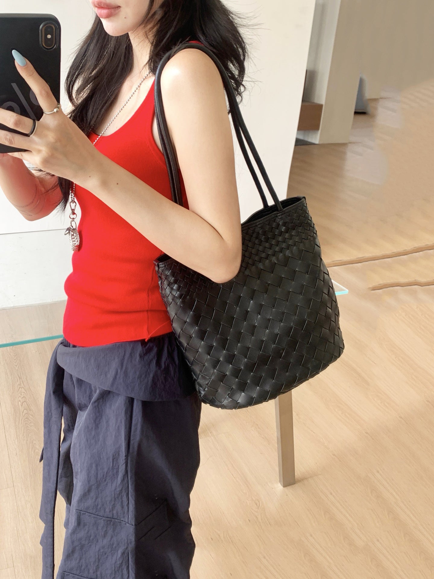 Women's Sheepskin Woven Large Capacity Totes Underarm Bucket Bags