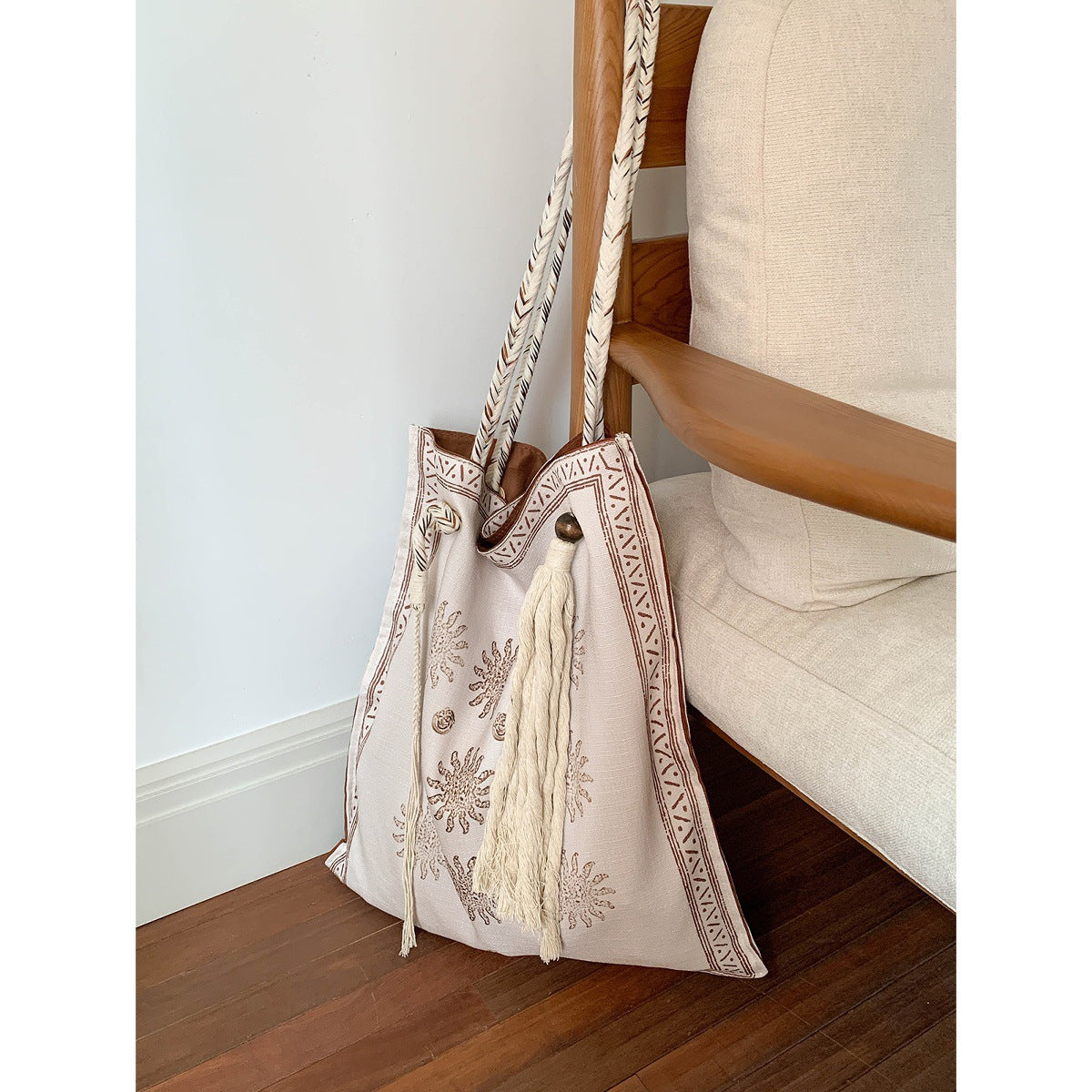 Women's Bohemian Vacation Large Capacity Handmade Linen Woven Niche Design Women's Shoulder Bag