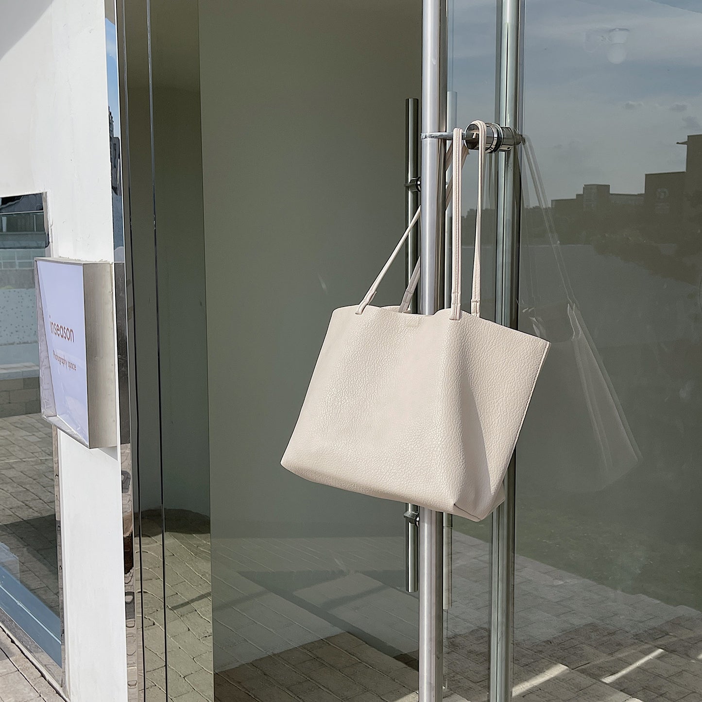 Women's Big Commuter High-grade Large Capacity Soft Women's Shoulder Bag