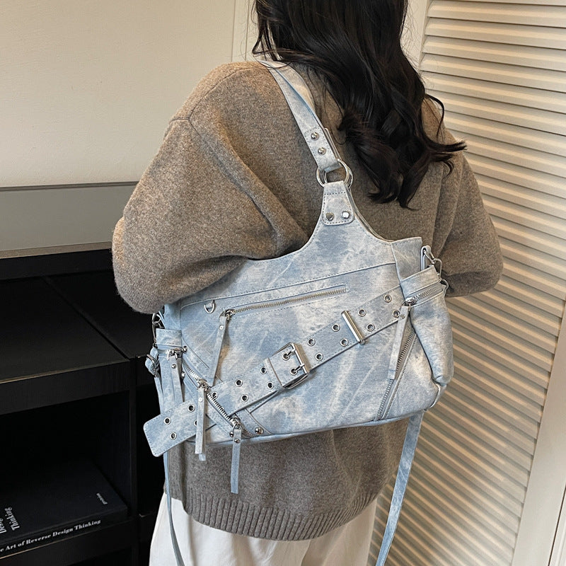 Women's High-grade Motorcycle Hot Underarm Large Capacity Rivet Women's Shoulder Bag