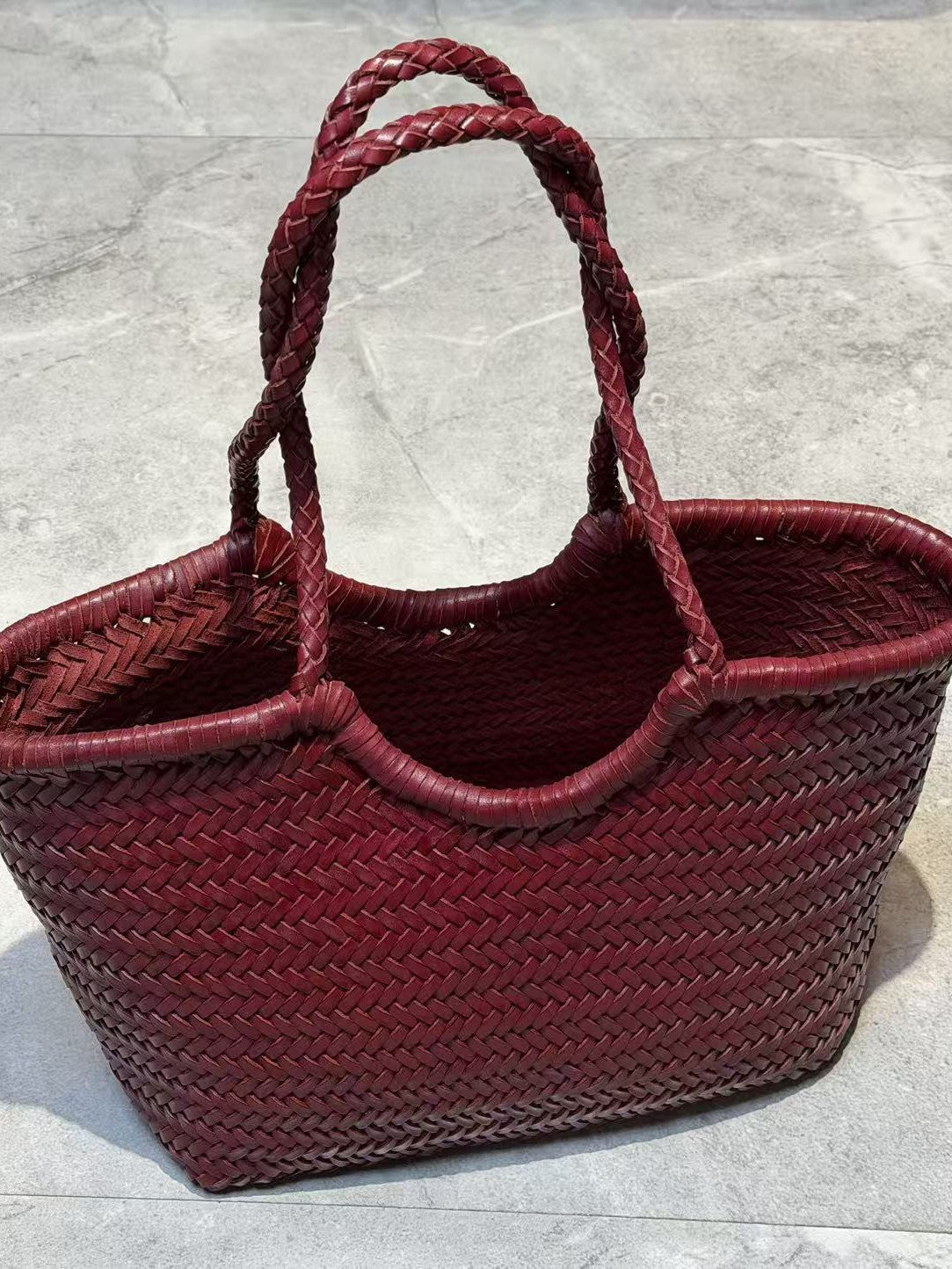 Women's First Layer Cowhide Curved Woven Genuine Leather French Vegetable Women's Shoulder Bag