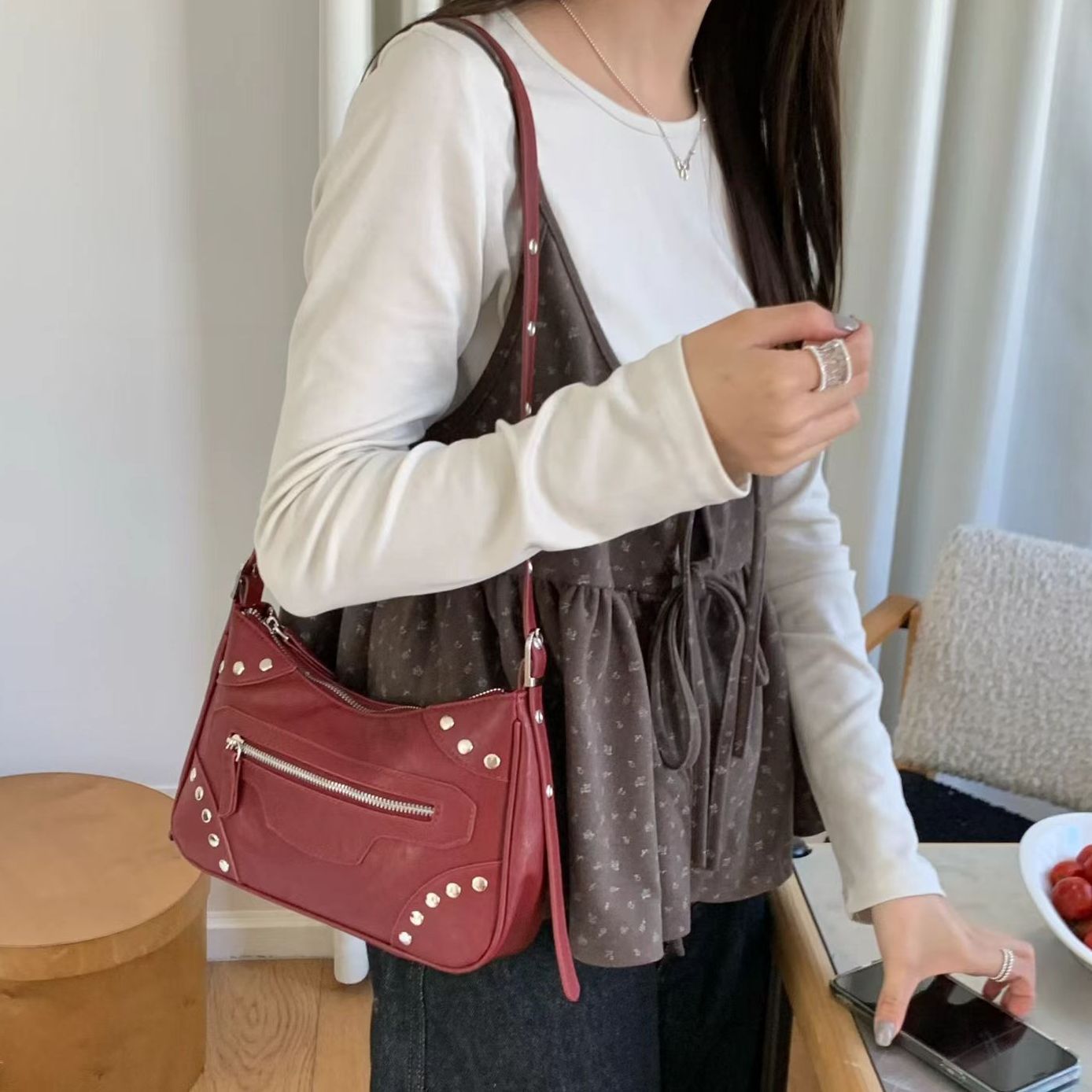 Women's Street Cool Rivet Motorcycle Retro Hot Sweet Women's Handbag