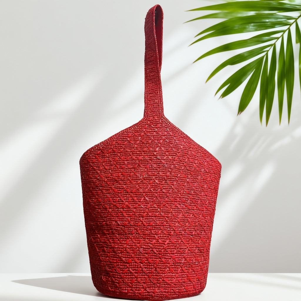 Women's Style Hand Crocheting Raffia Leisure Vacation Large Capacity Crocheted Women's Messenger Bag