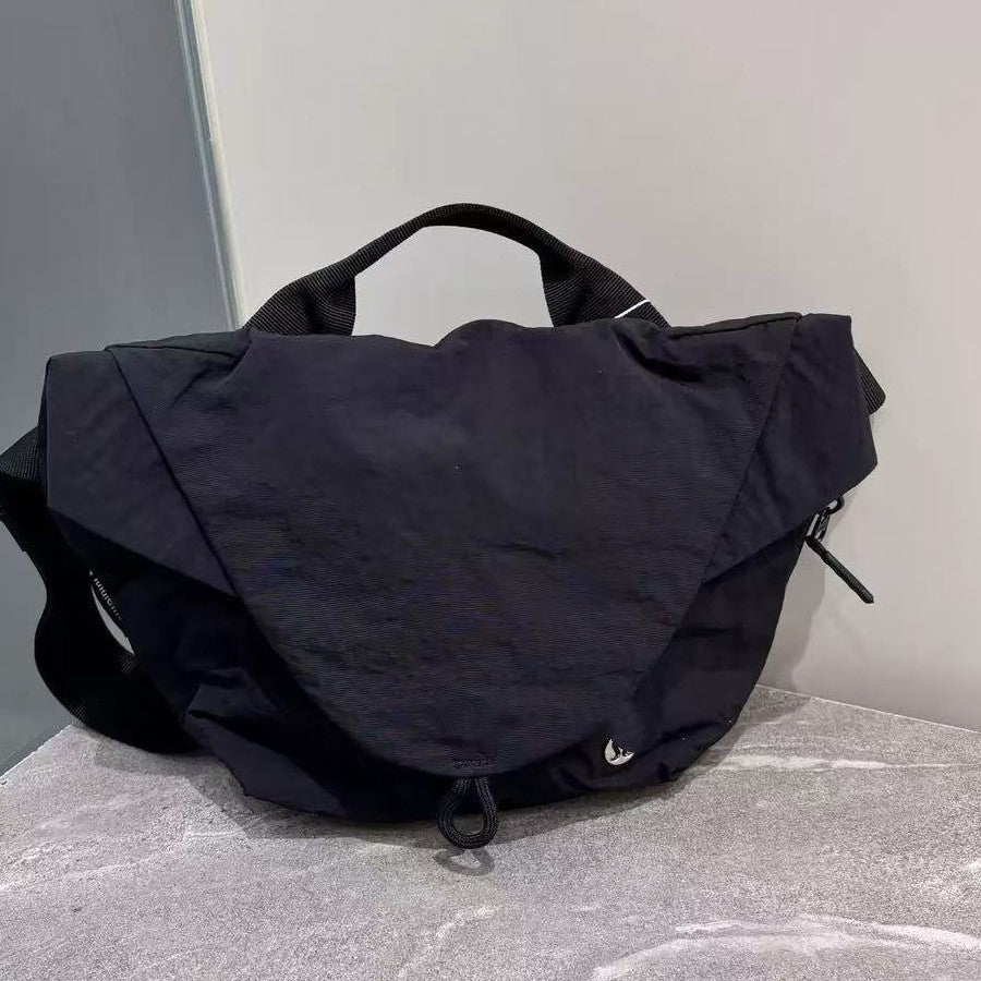 Women's Magnetic Fitness Cycling Nylon Dumpling Women's Messenger Bag