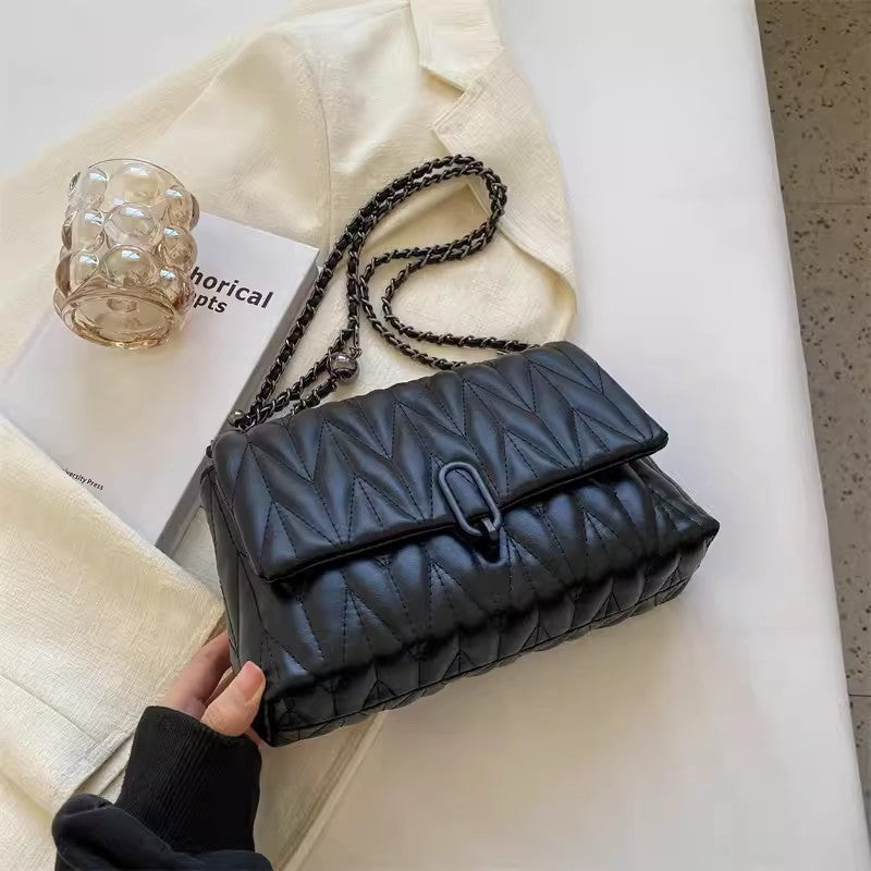 Women's Fashionable Diamond Embroidery Thread Classic Style Women's Messenger Bag