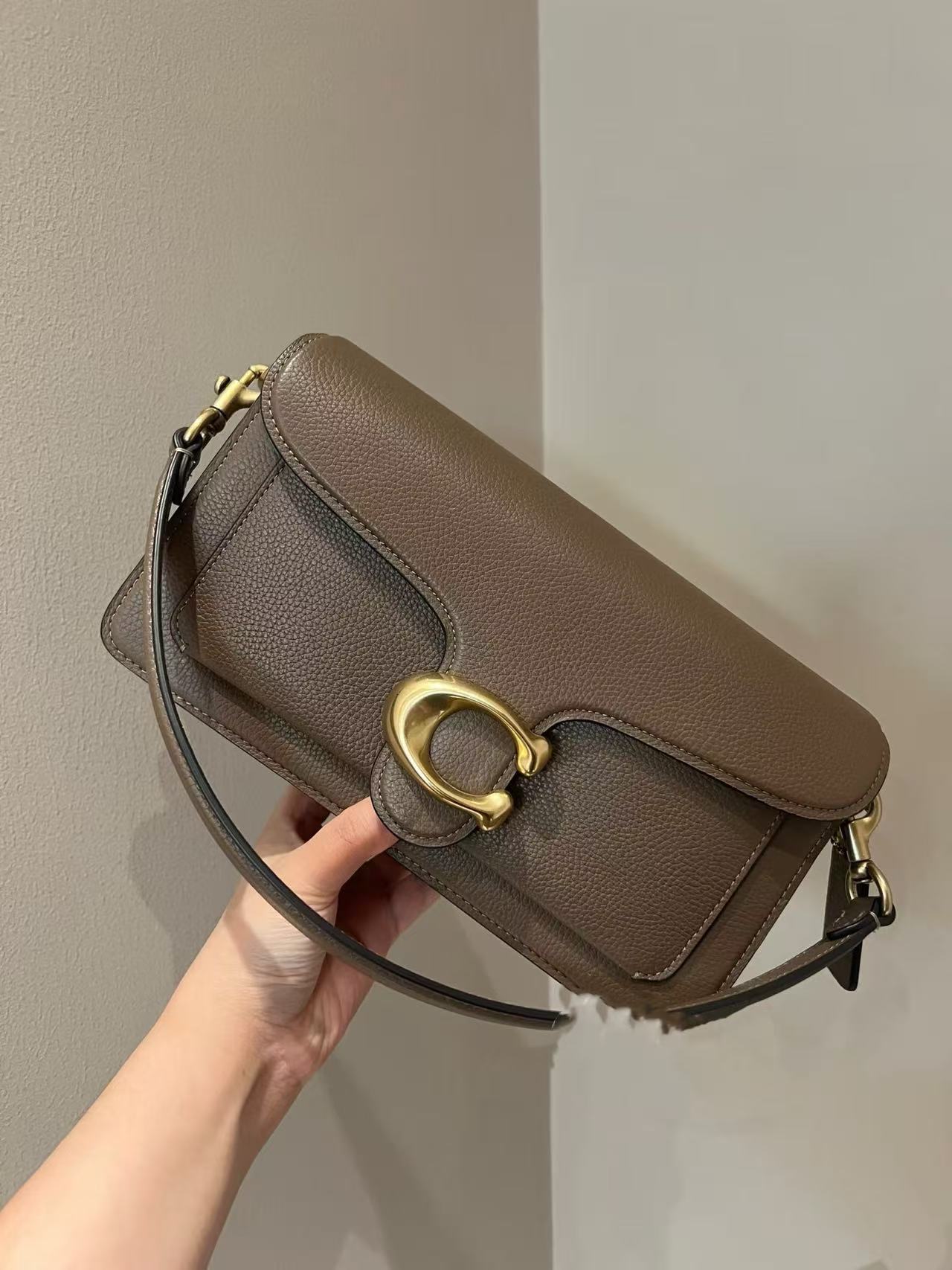 Women's Classic Labeled Wine God Genuine Leather Presbyopic Bags