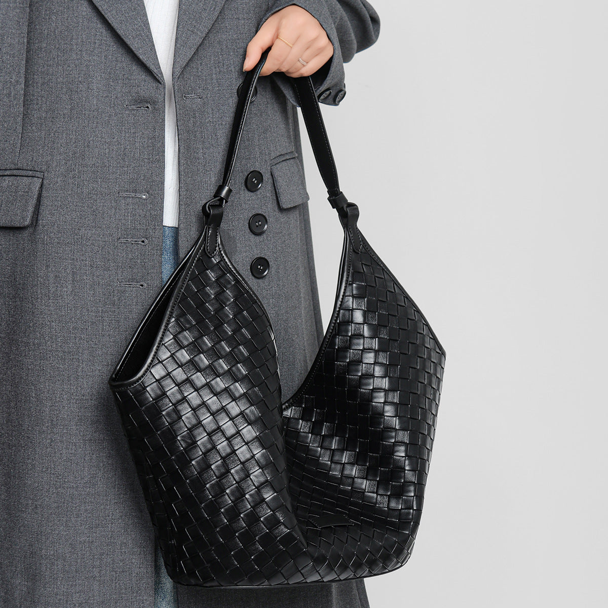 Genuine Large Capacity Female Fashionable Stylish Cowhide Woven Pattern Class Women's Leather Bag