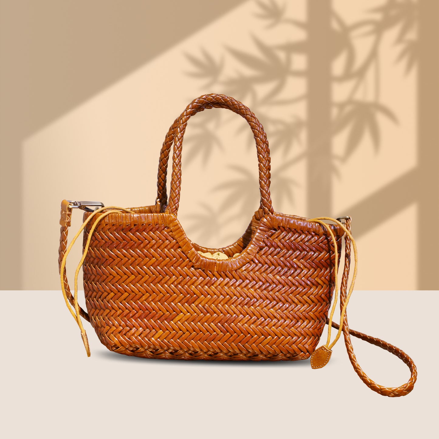 Women's Korean Retro Curved Mouth Woven Authentic Leather Weave Vegetable Women's Handbag
