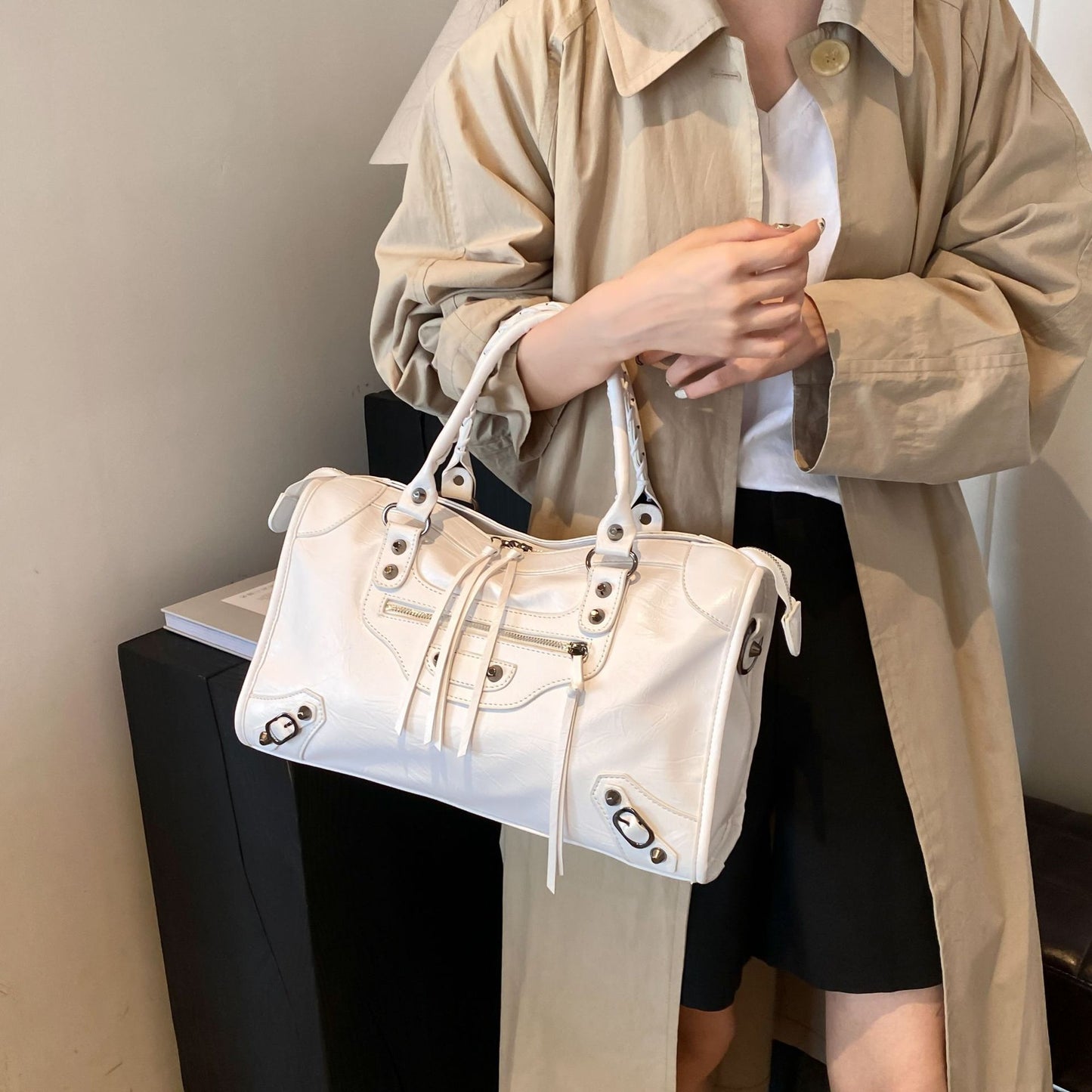 Niche Fashion Rivet Motorcycle High-grade Large Bags