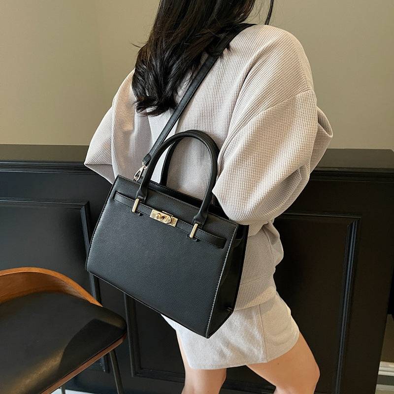 Women's Large Capacity Totes Light Luxury Simple Textured Temperamental Women's Shoulder Bag