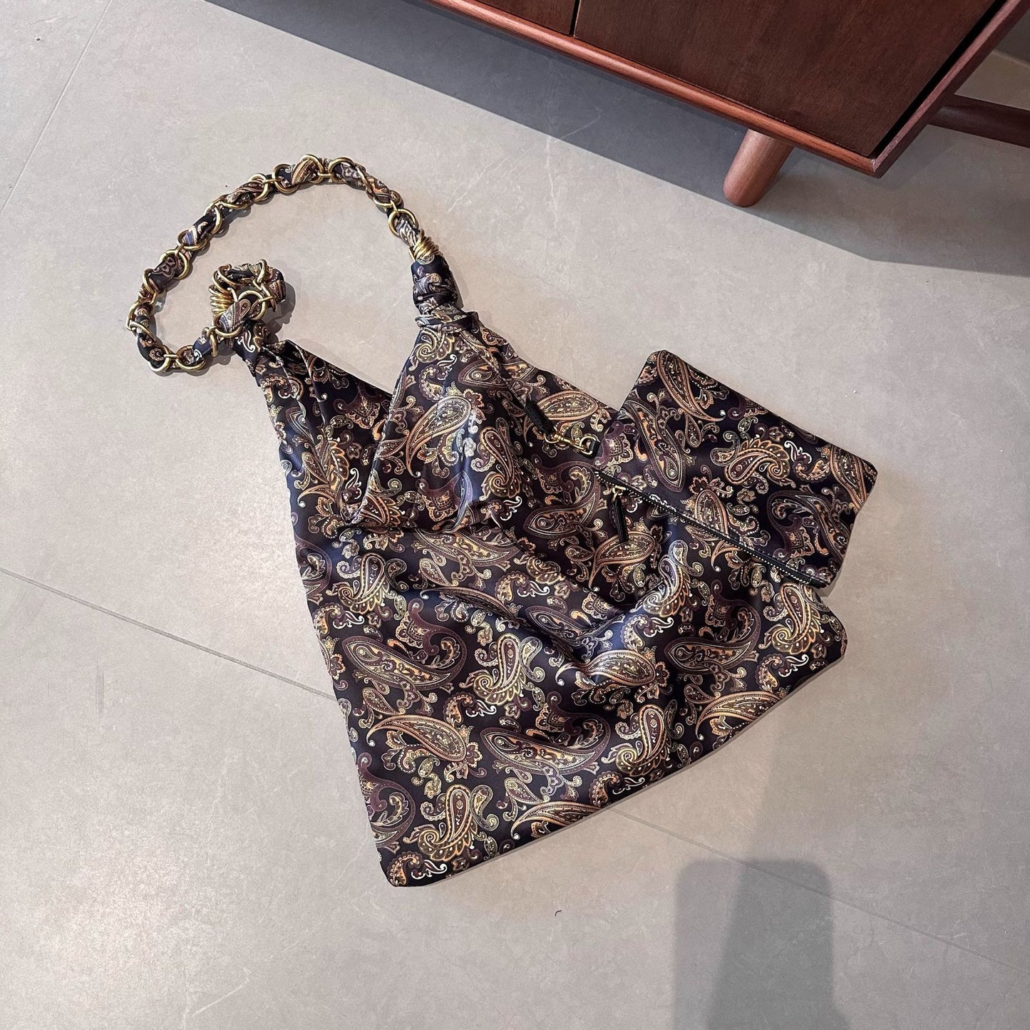Women's Silk Scarf Cashew Pattern Underarm Chain Stitching Satin Large Capacity Tote Bags