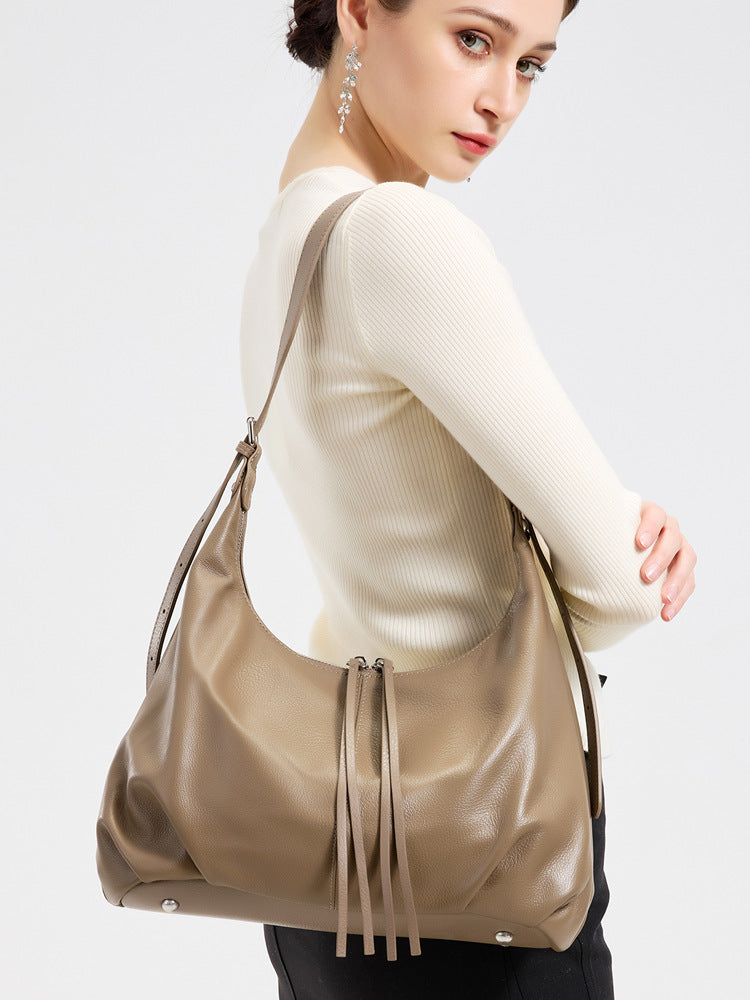 Large Niche Underarm Capacity Practical Female Women's Messenger Bag