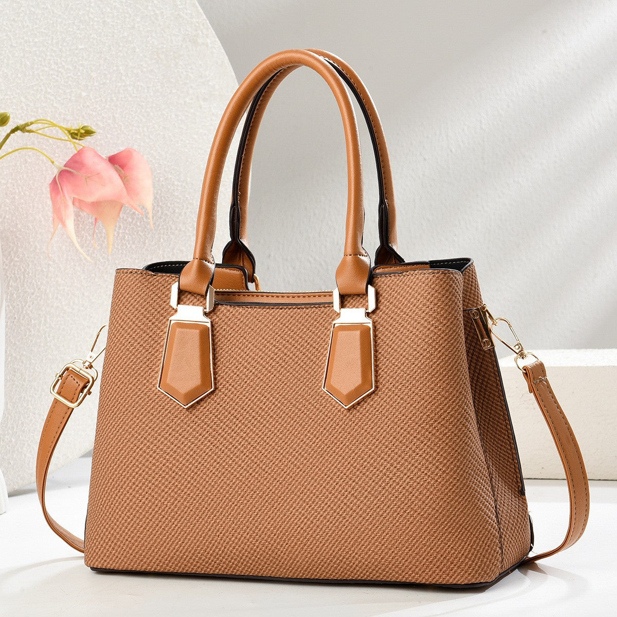 Elegant Women's Spring Texture Versatile Minimalist Women's Handbag