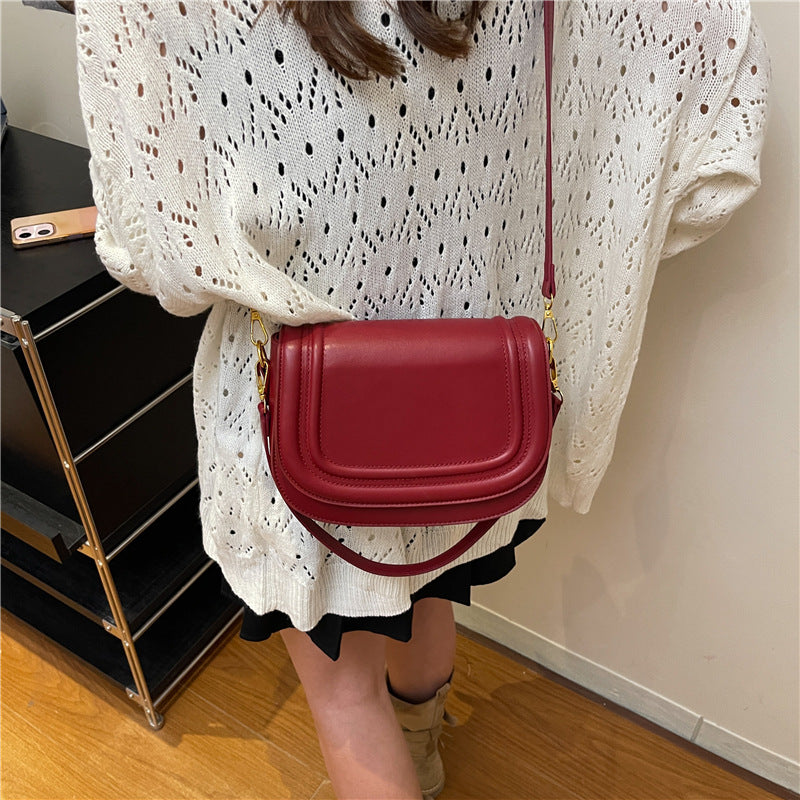 Women's High-grade Saddle Leisure Commute Flip Design Women's Messenger Bag