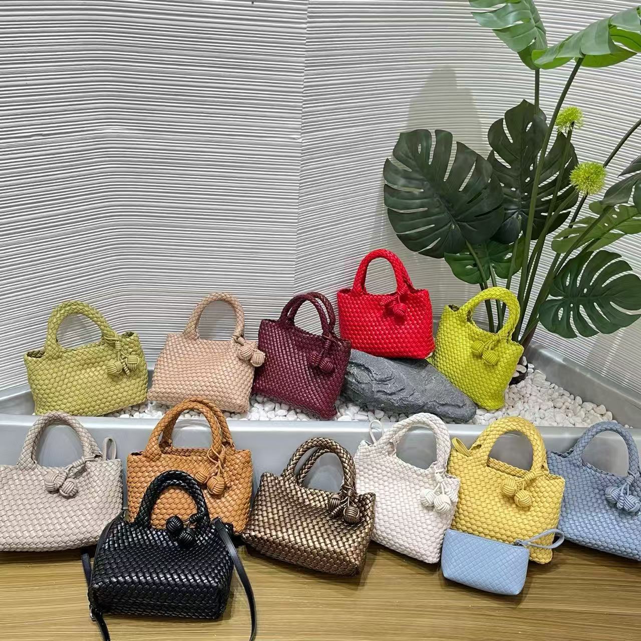 Women's Handmade Soft Leather Woven Unique Design Fashionable Women's Handbag