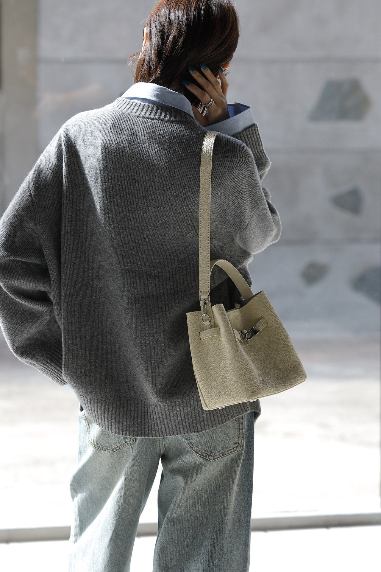 Women's Simple Portable Cowhide Lychee Pattern Carrying Vegetable Bucket Bags