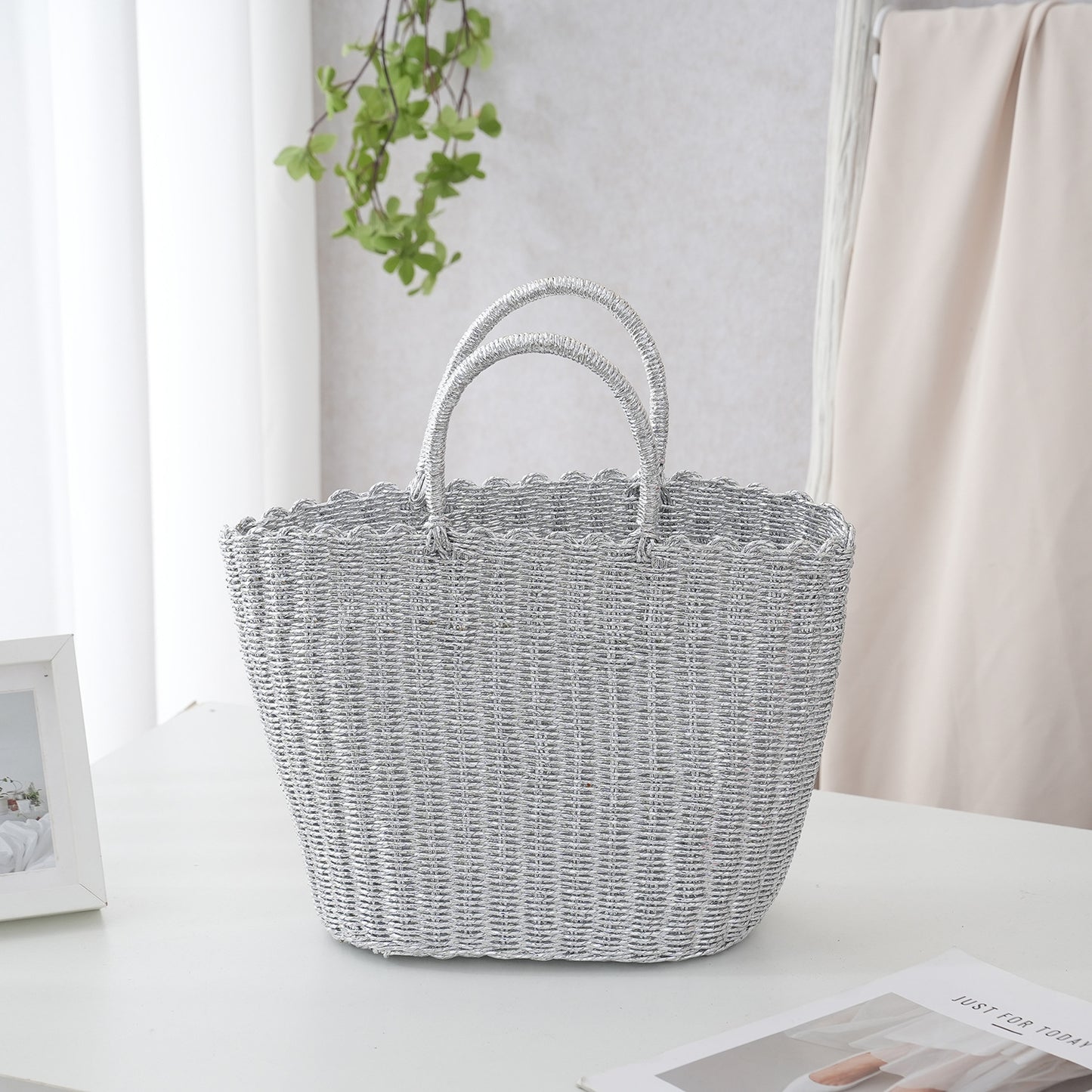 Women's Sier Hand-woven Fashion Woven Shopping Underarm Handbags