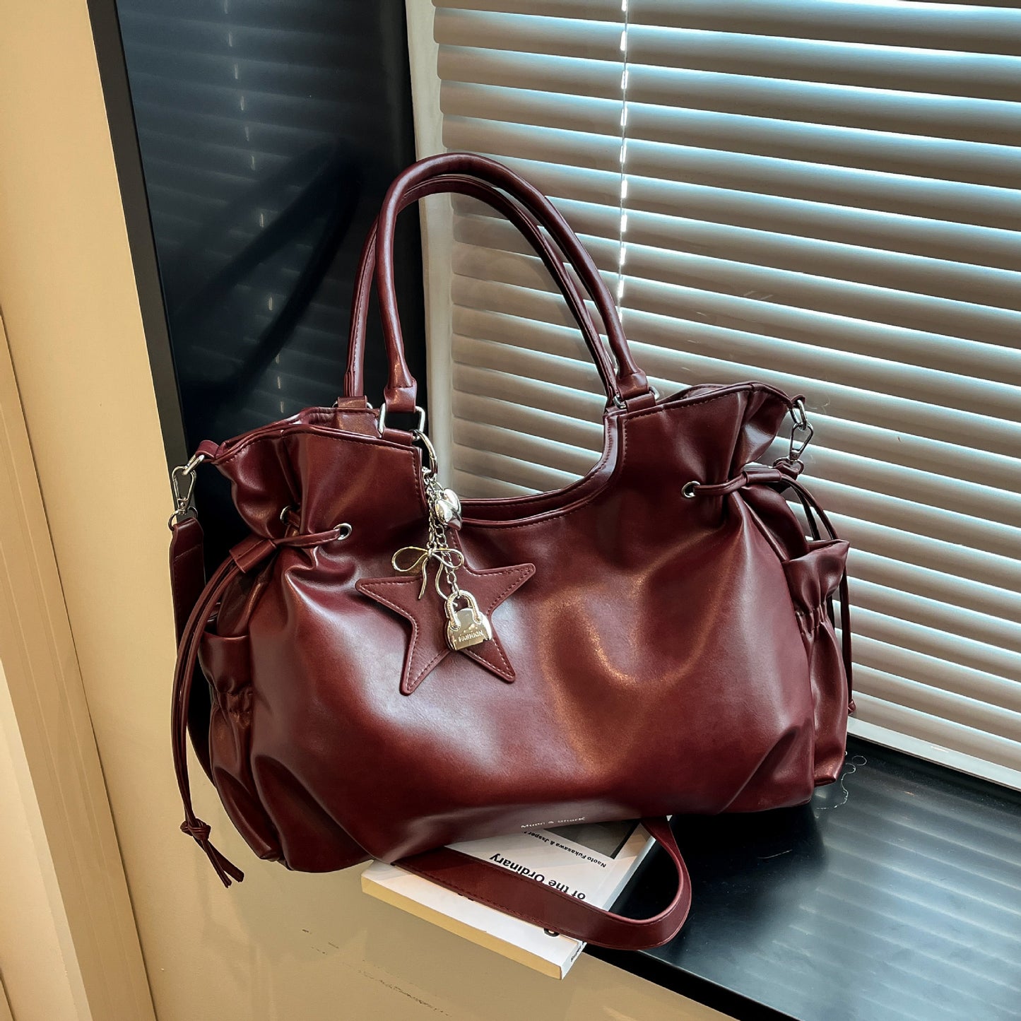 Women's Super Hot Large Capacity Versatile Women's Shoulder Bag