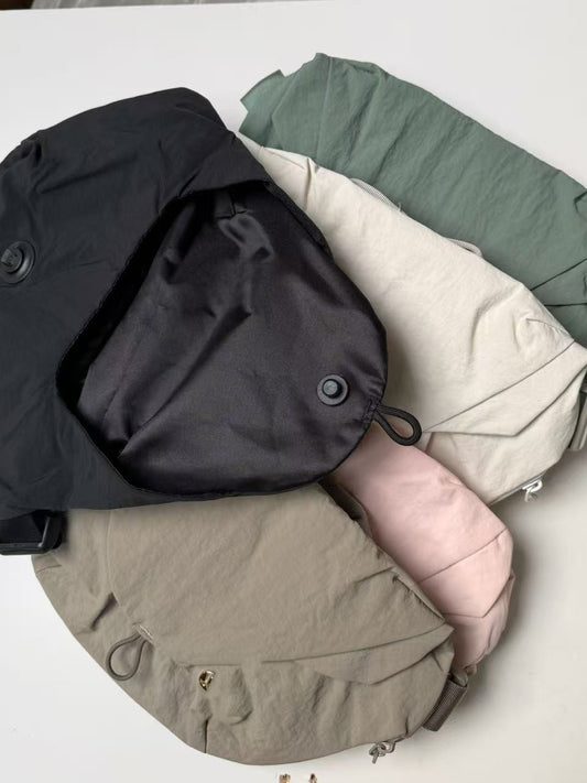 Magnetic Eucalyptus Gray Second-hand Basic Capacity Bags