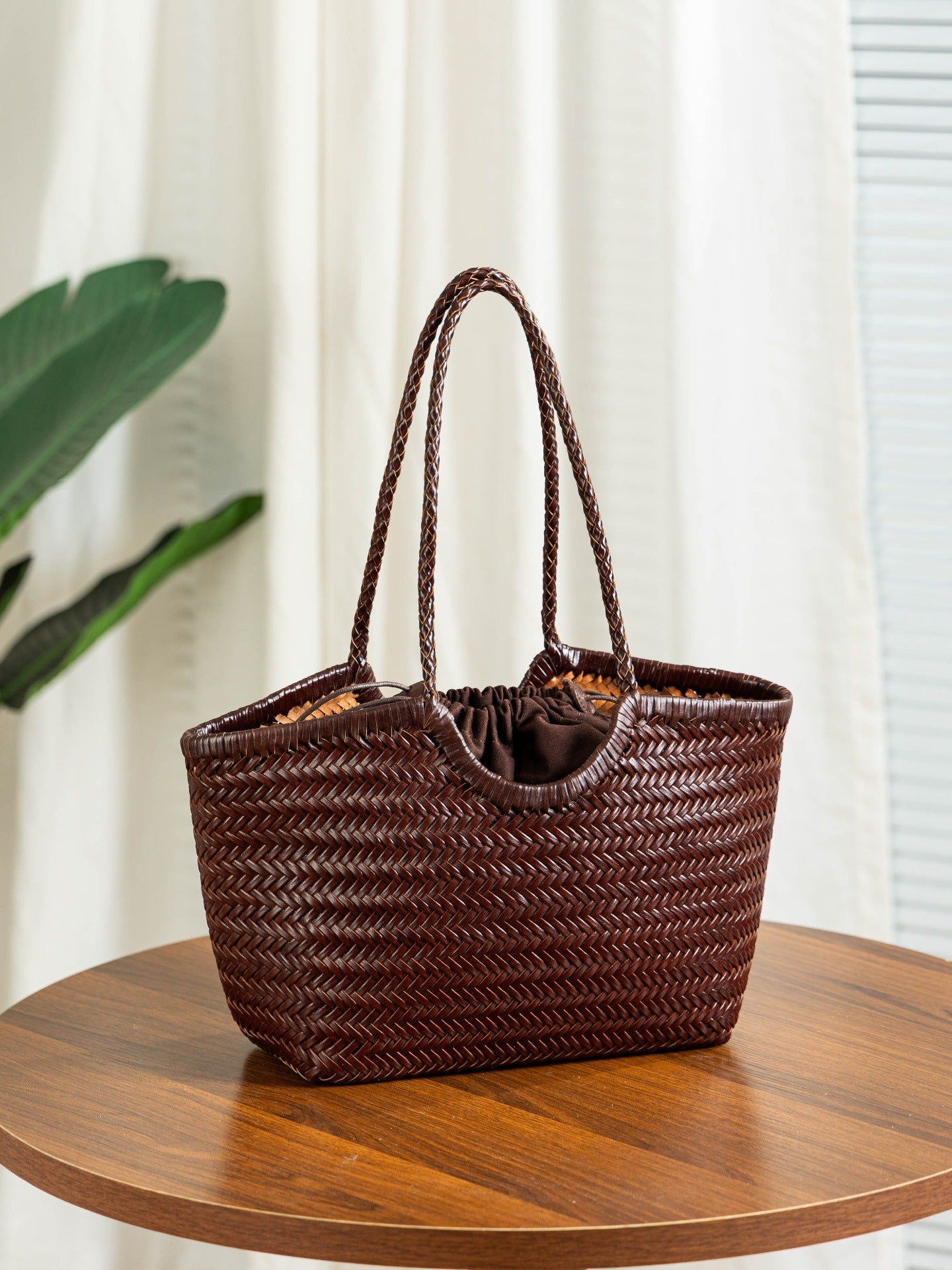 Women's Retro Woven Authentic Leather Weave Vegetable Women's Handbag