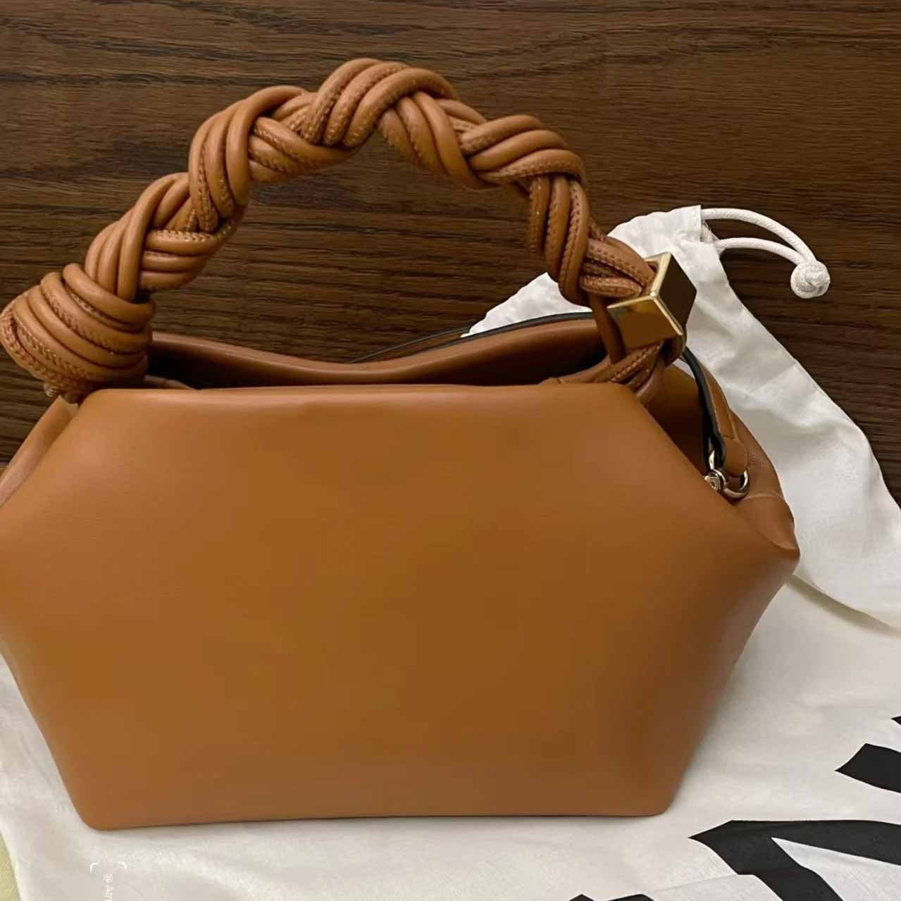 Women's Cowhide Fashionable Elegant Simple Lady's Shell Women's Messenger Bag