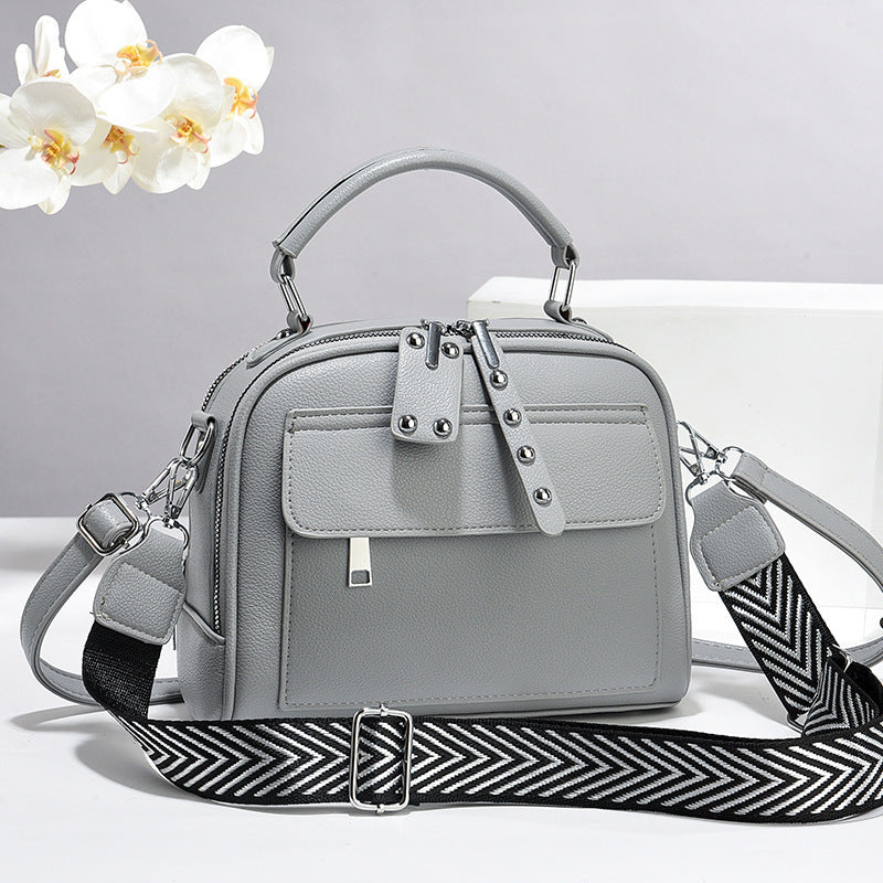 Women's Stylish Texture Portable Simple Large Capacity Women's Messenger Bag