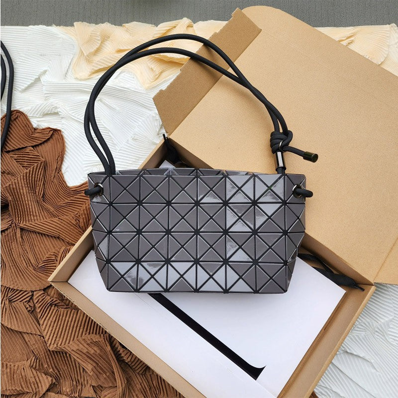 Women's Rhombus Drawstring Life Geometric Fashion Simple Bags