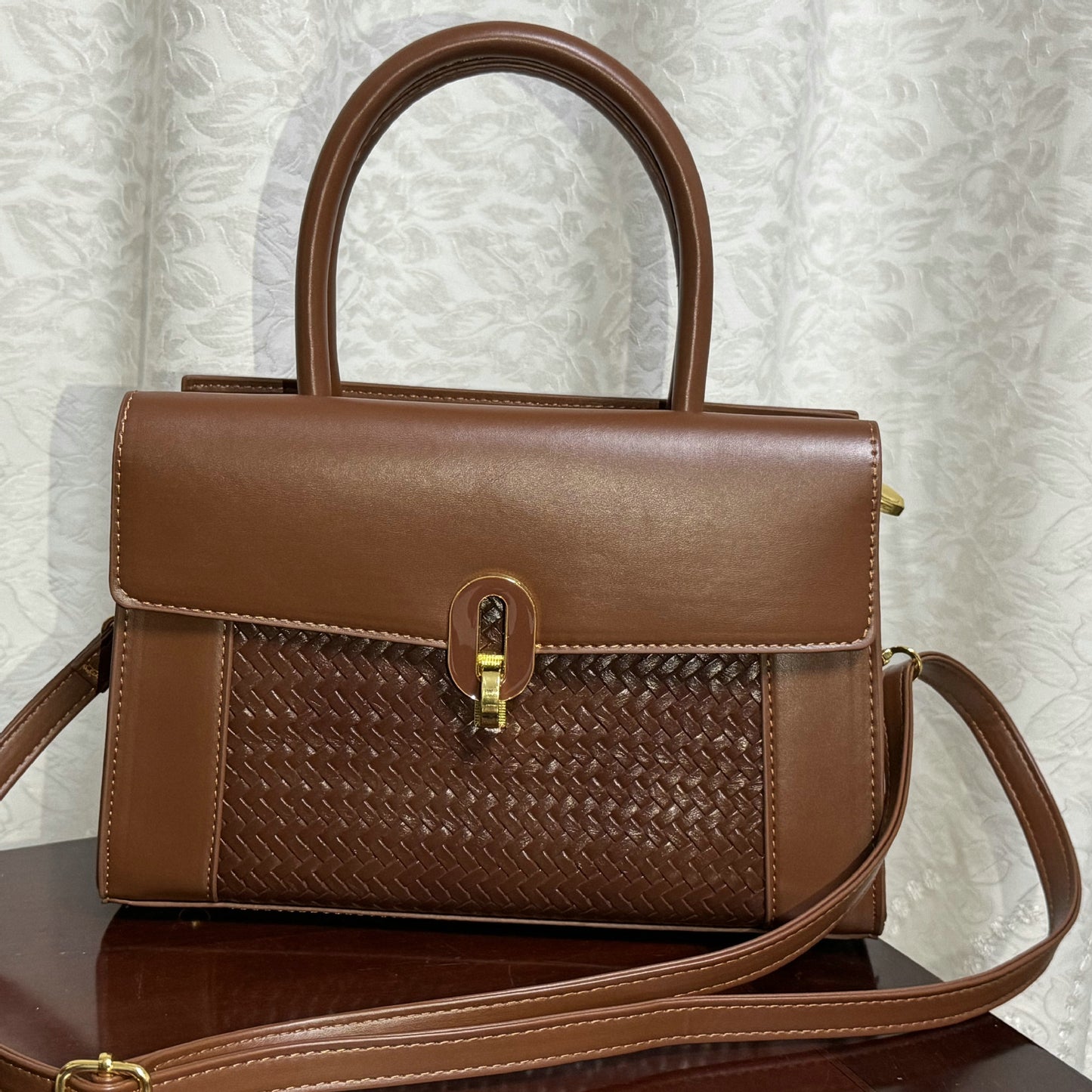 Classic Simple Fashion Versatile Large Capacity Women's Shoulder Bag