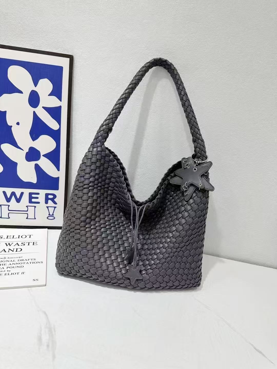High-grade Design Hand-woven Large Capacity Totes Bucket Bags