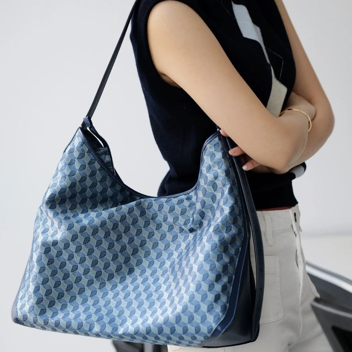 Women's Dong Lucky Tip Monogram Underarm Women's Messenger Bag