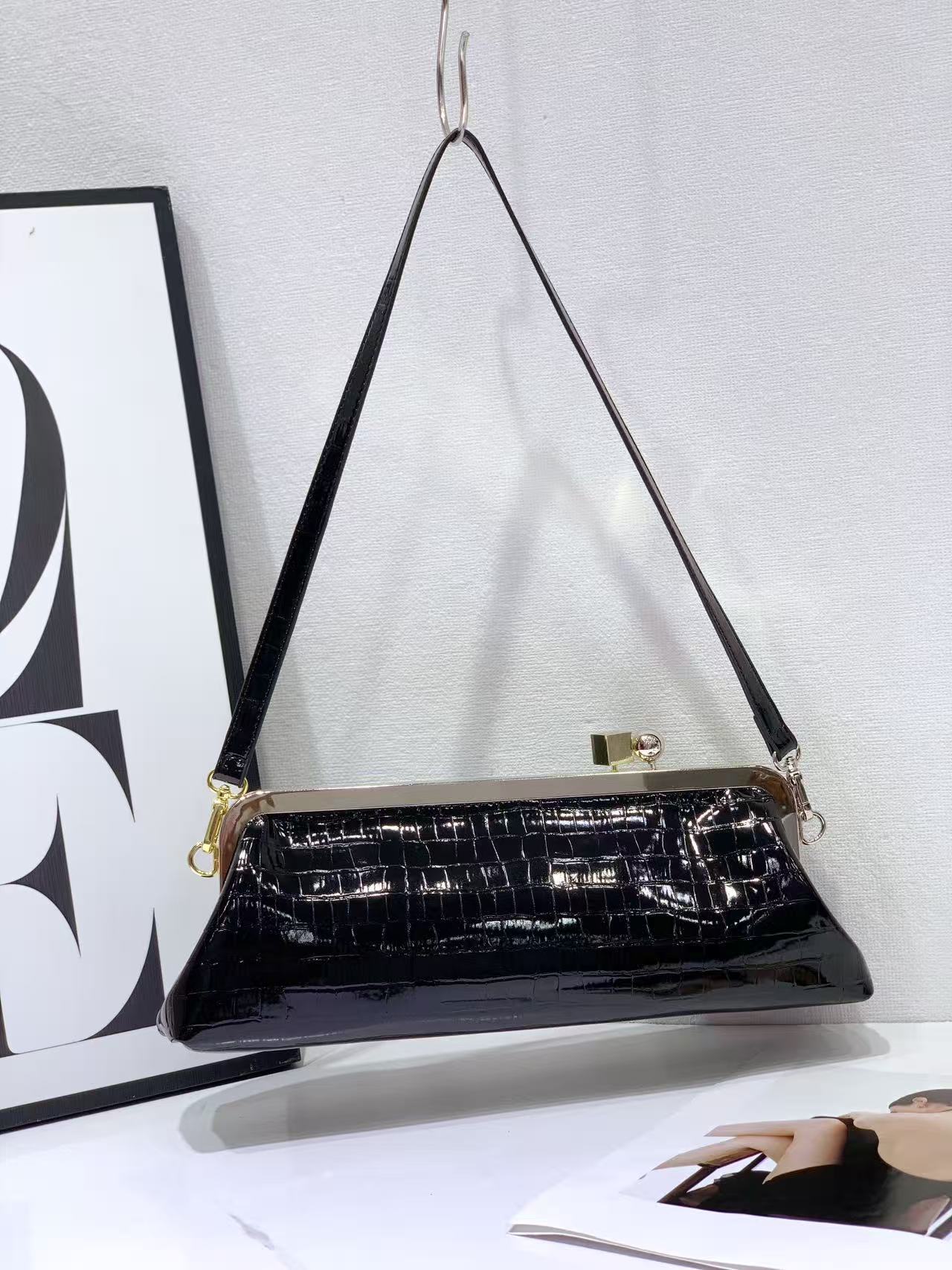 Cowhide Baguette Hand-held Dress Dinner Triangle Commute Women's Shoulder Bag