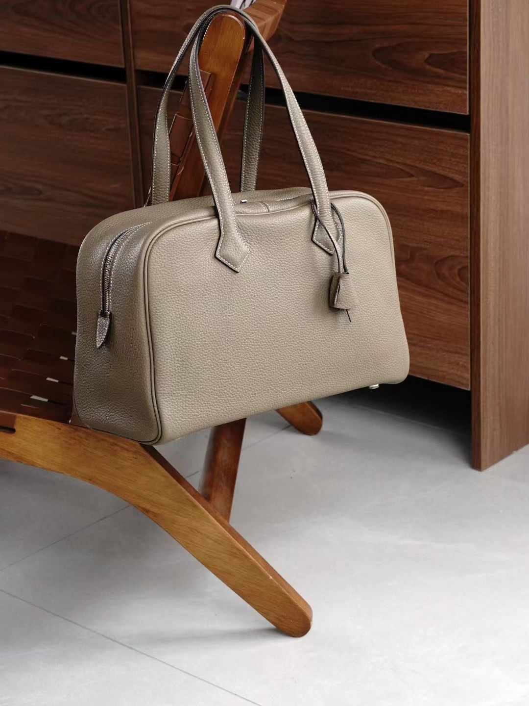 Women's Victoria First Layer Cowhide Large Capacity Versatile Commuter Women's Shoulder Bag