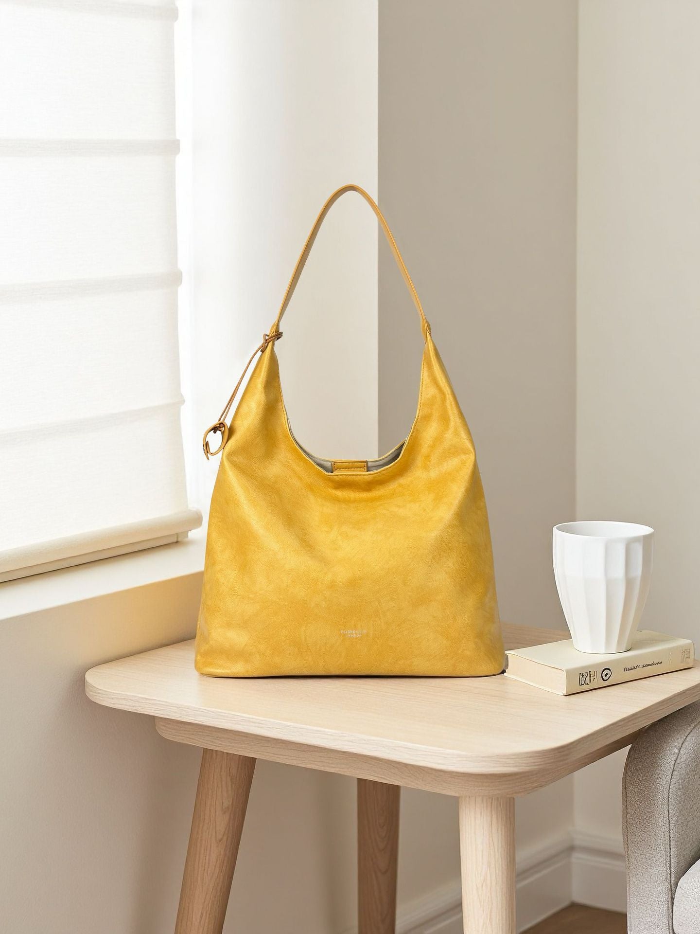 Women's Lazy Light Warm Sun Loose Feeling Commuter Women's Shoulder Bag