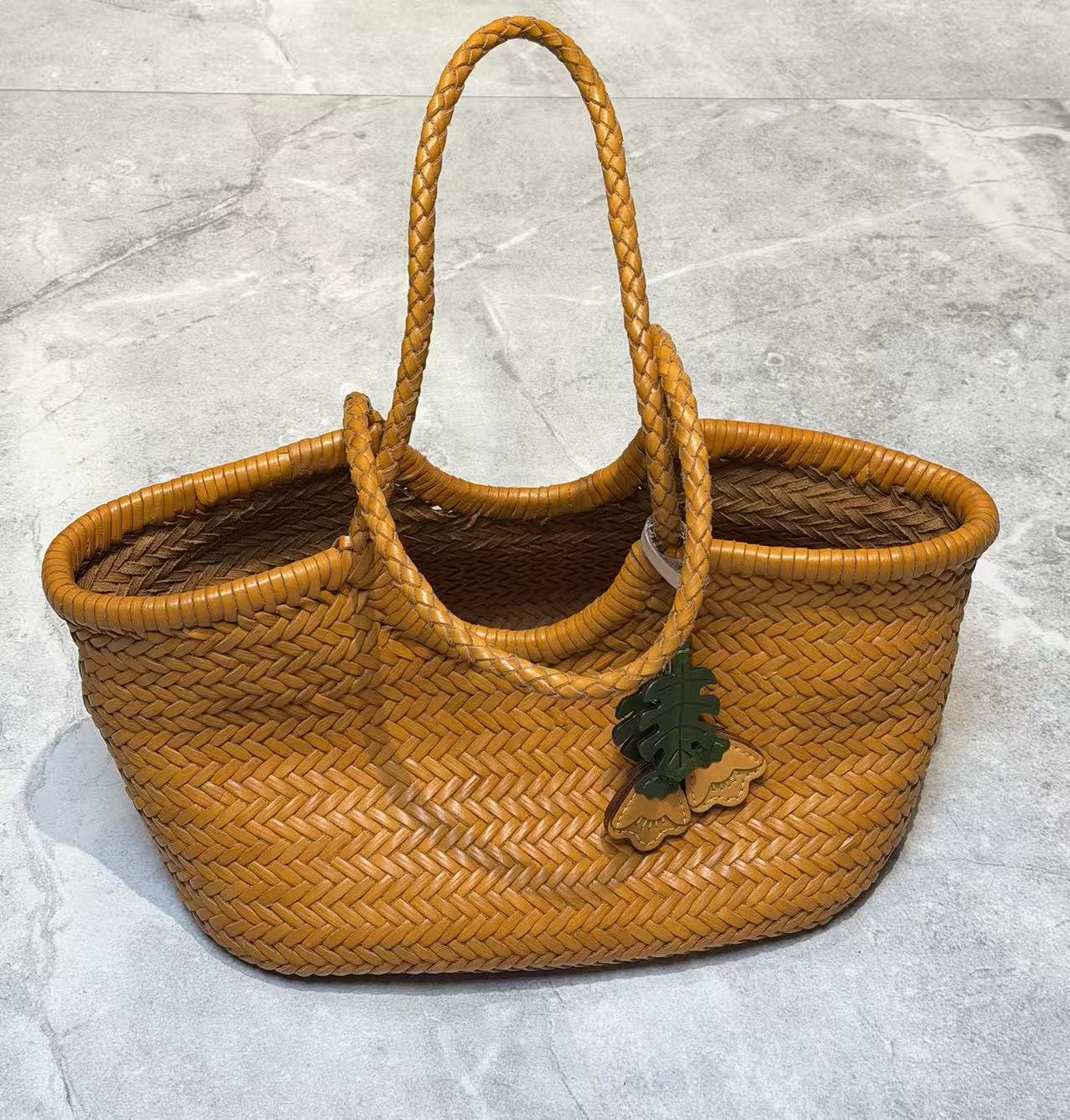 Women's First Layer Cowhide Curved Woven Genuine Leather French Vegetable Women's Shoulder Bag