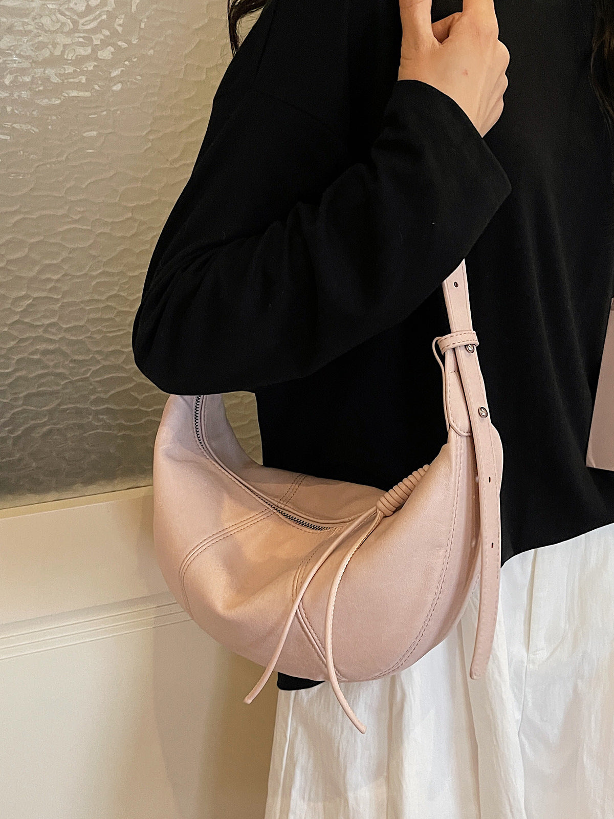 Fashion Best-selling Niche Croissant Commuter Underarm Women's Messenger Bag