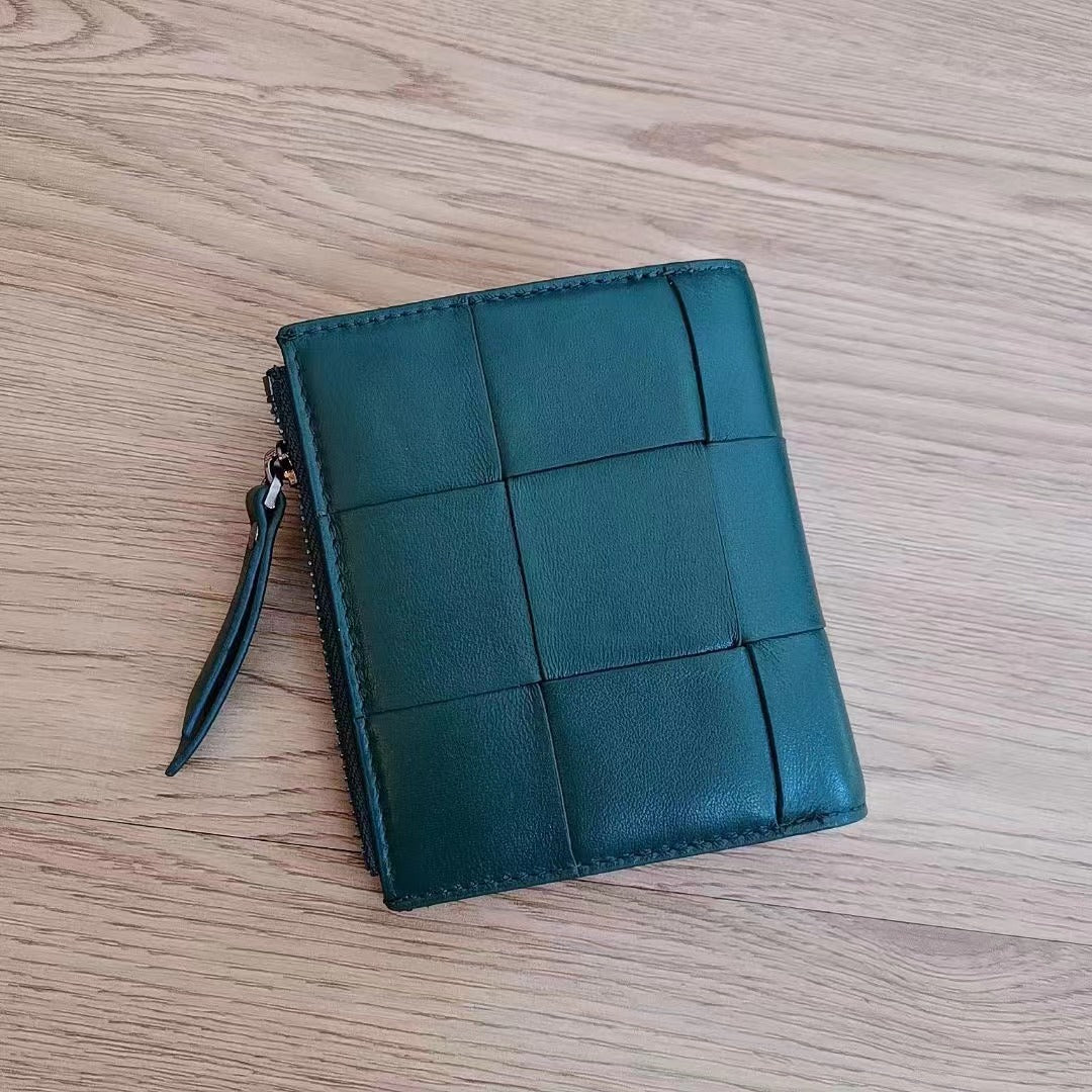 Hand-woven Featured Big Root Woven Short Ladies Wallet